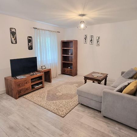 Spacious Two Bedroom Apartment With One Parking Space Тейм Экстерьер фото