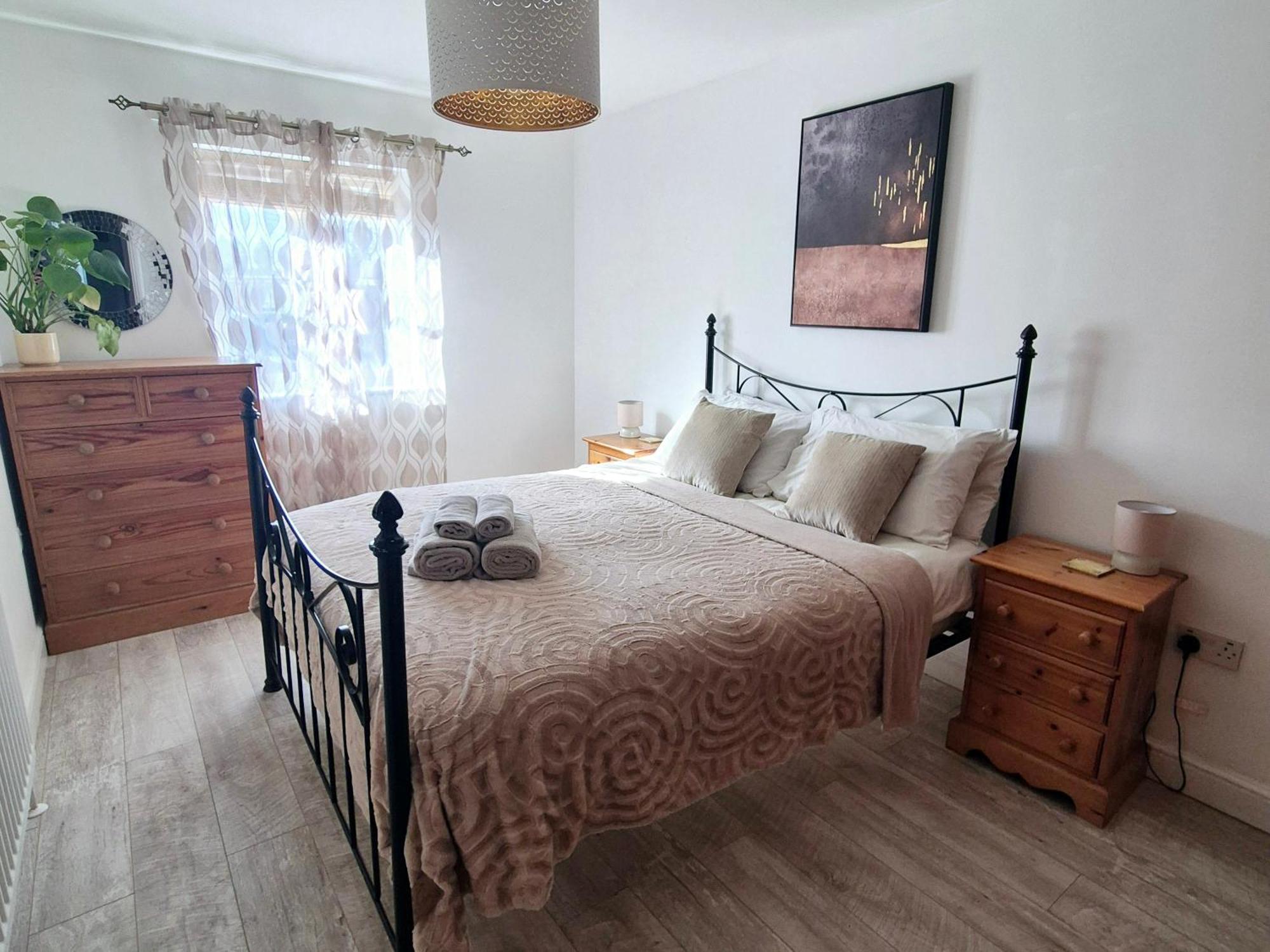 Spacious Two Bedroom Apartment With One Parking Space Тейм Экстерьер фото