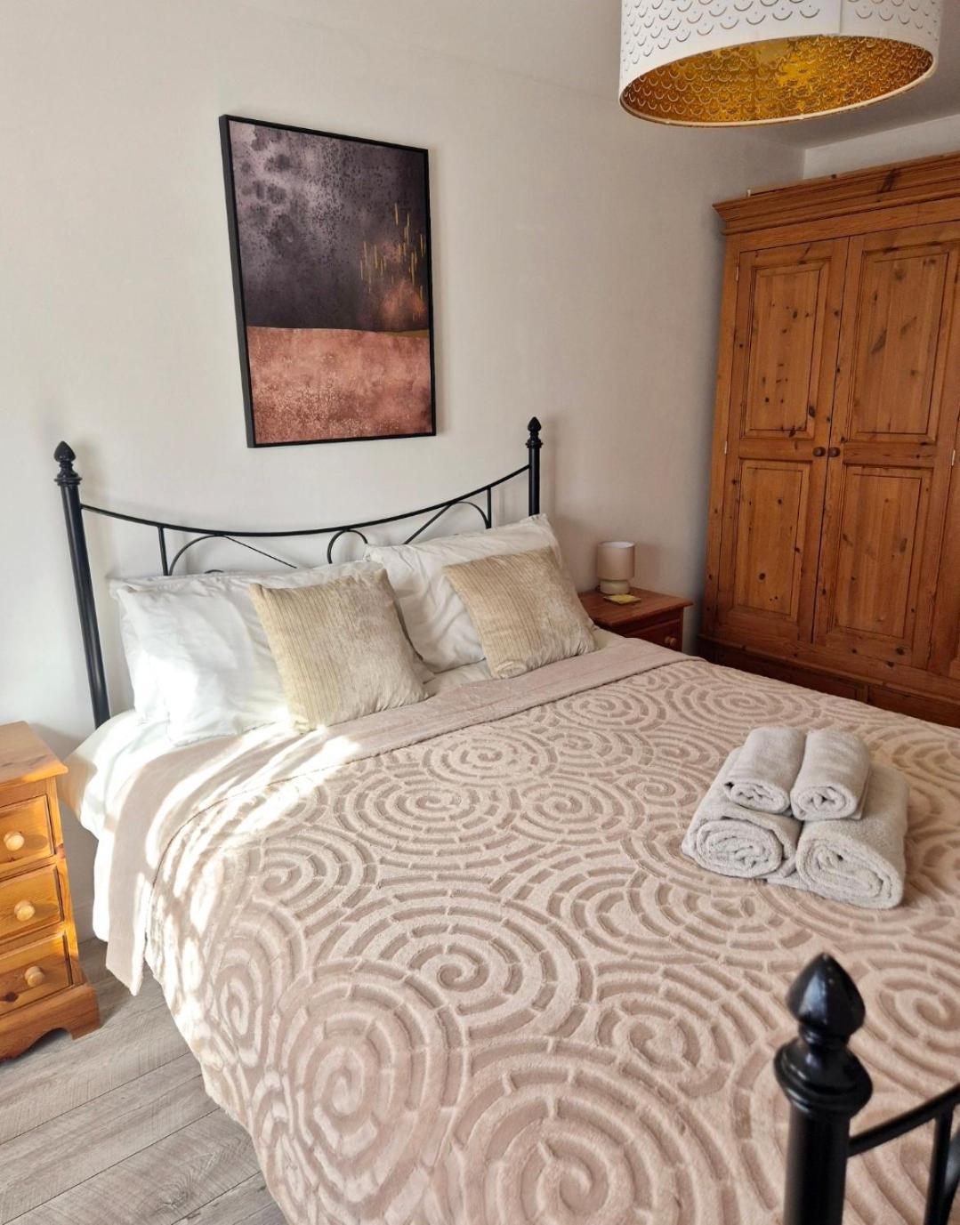 Spacious Two Bedroom Apartment With One Parking Space Тейм Экстерьер фото